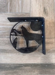 Wolf-Inspired Metal Shelf Bracket - Artisanal Handcrafted Decorative Support